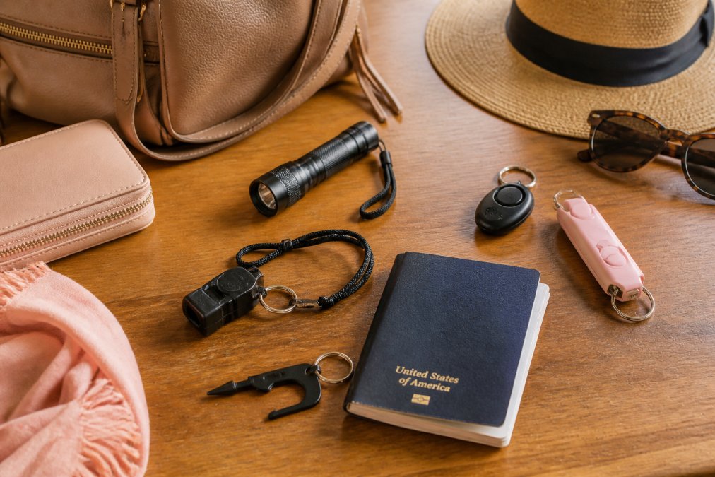 5 Ways to Stay Safe While Traveling Alone